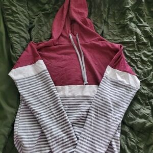 SOLD🔥TRENDY QUEEN STRIPED/COLOR BLOCK HOODIE, M🔥